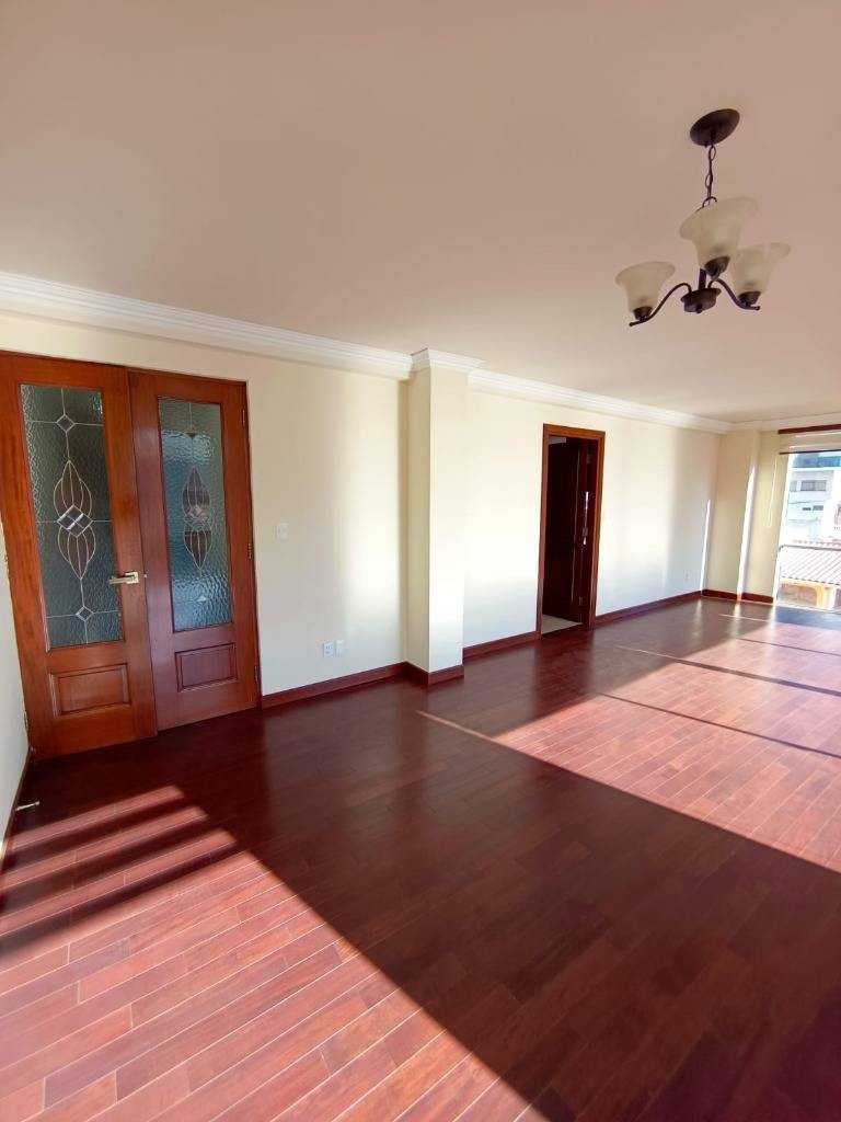 Departamento HERMOSO DEPARTAMENTO DE LUJO EN VENTA – ACHUMANI Foto 2