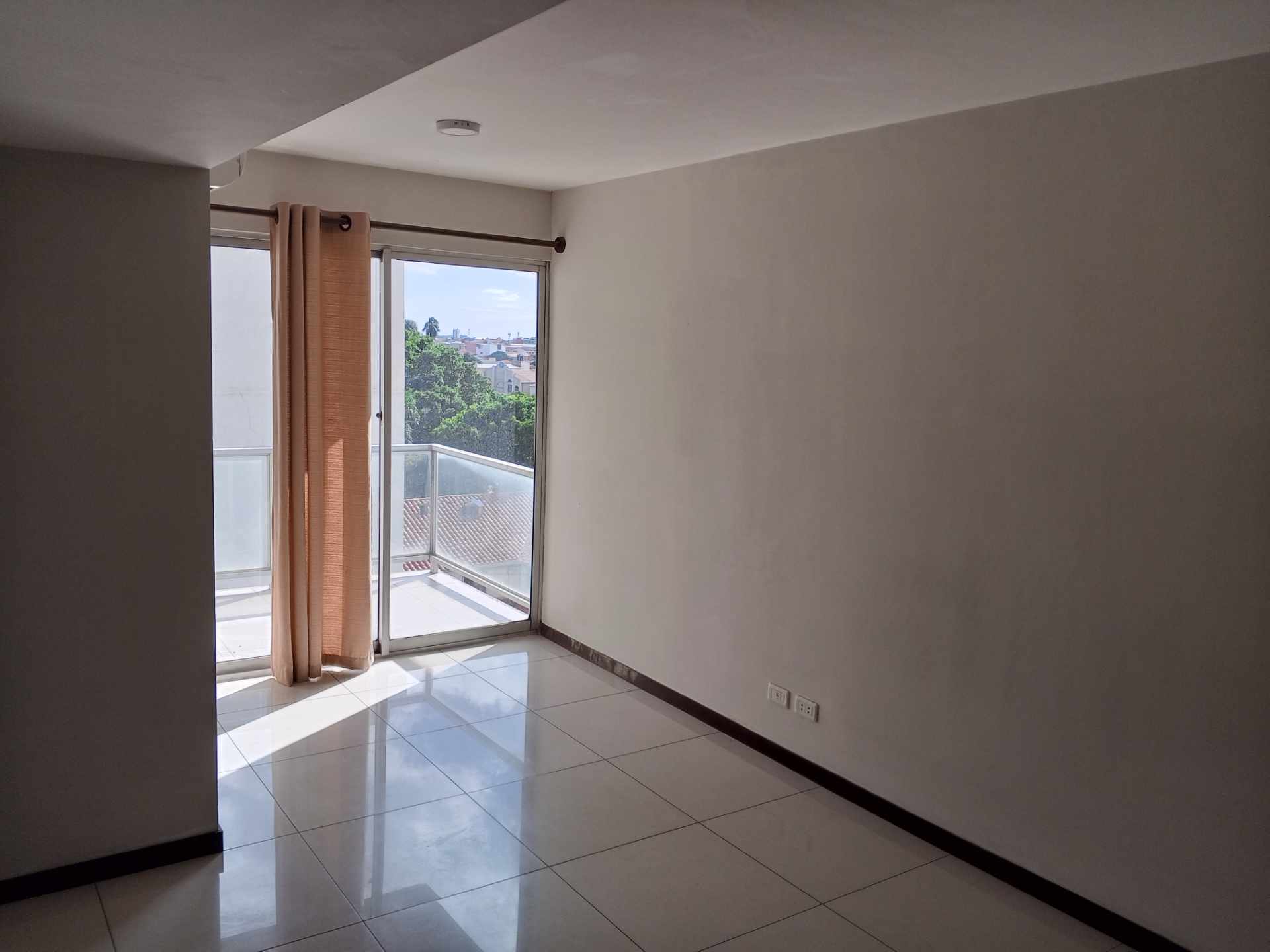Departamento [CONDOMINIO CURUPAÚ PARAGUÁ| SOBRE AV. PARAGUÁ, A 3 CUADRAS DEL 2DO. ANILLO] DEPARTAMENTO EN VENTA DE 3 DORMITORIOS CON PARQUEO TECHADO Foto 12