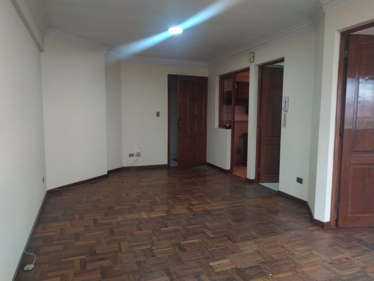 Departamento en AlquilerAvenida Oquendo esquina venezuela  1 dormitorios 1 baños  Foto 2