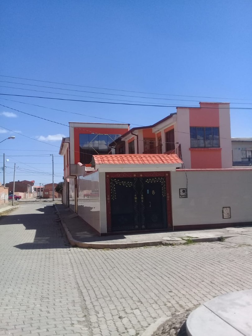 Casa en La Ceja en El Alto 4 dormitorios 3 baños 2 parqueos Foto 5