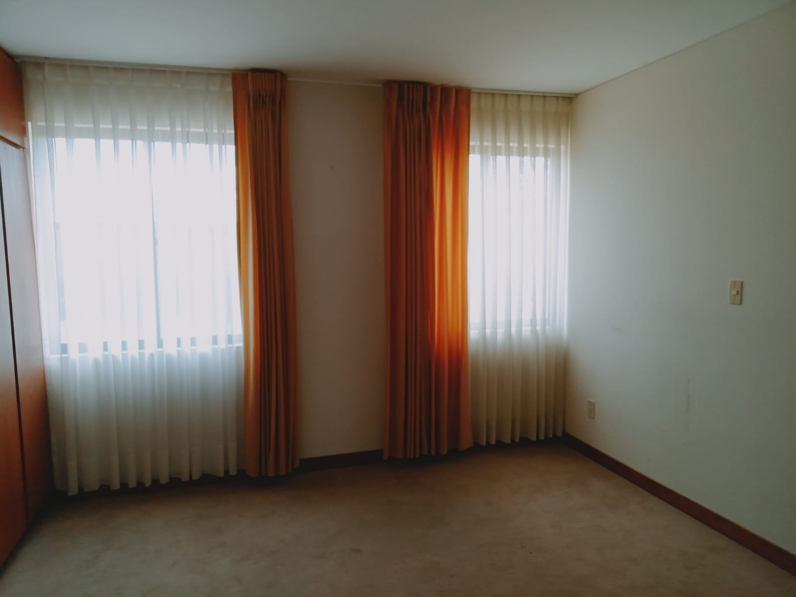 Departamento en AnticréticoANTICRETICO REGISTRABL, ELEGANTE DEPARTAMENTO EN ACHUMANI SECTOR ASILO 3 dormitorios 4 baños 2 parqueos Foto 11