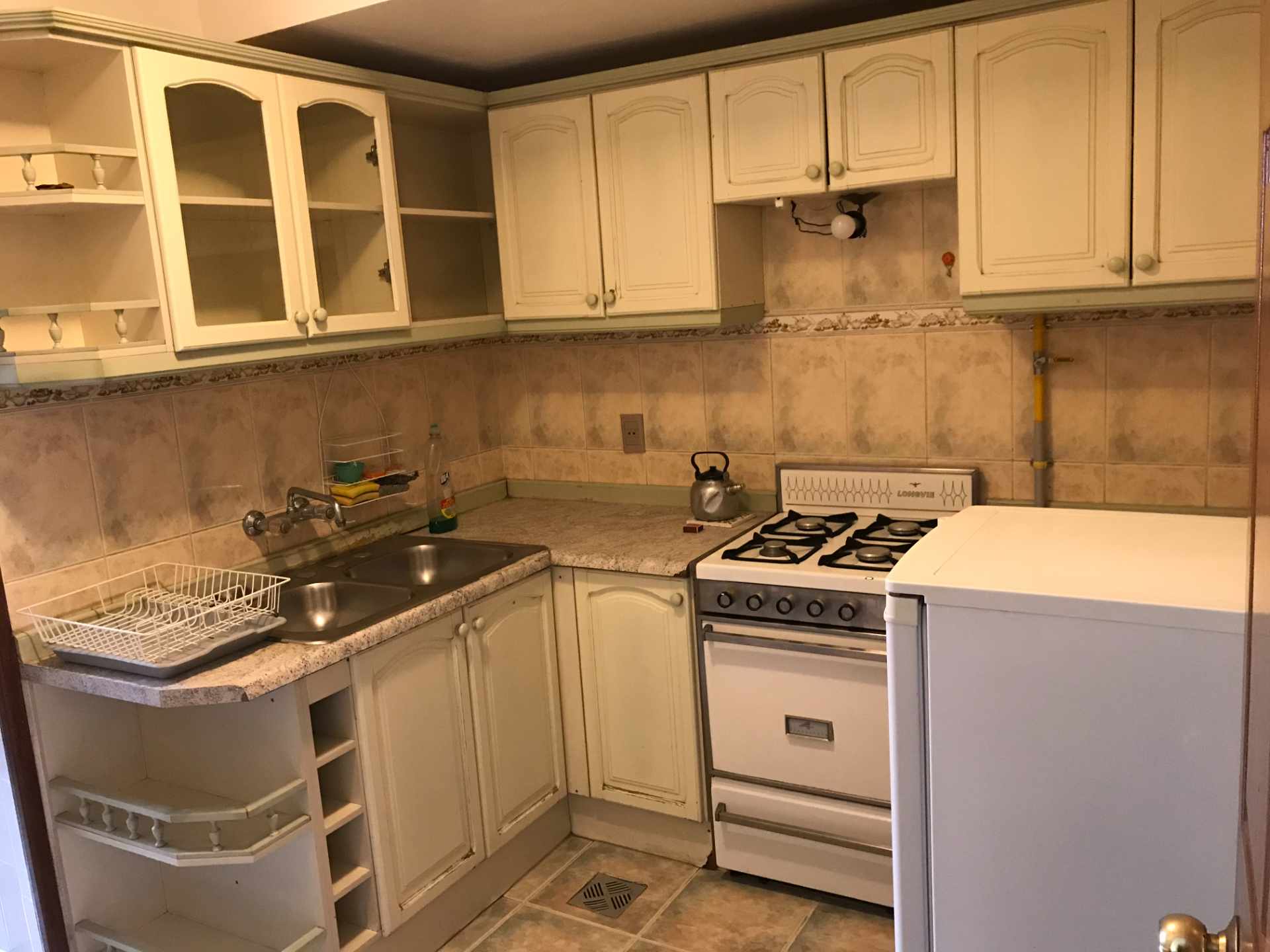 Departamento Edificio Alcázar, Torre Granada, Calle Federico Suazo esq. Batallón Colorados. A una cuadra de la Plaza del Estudiante/Prado. Foto 6