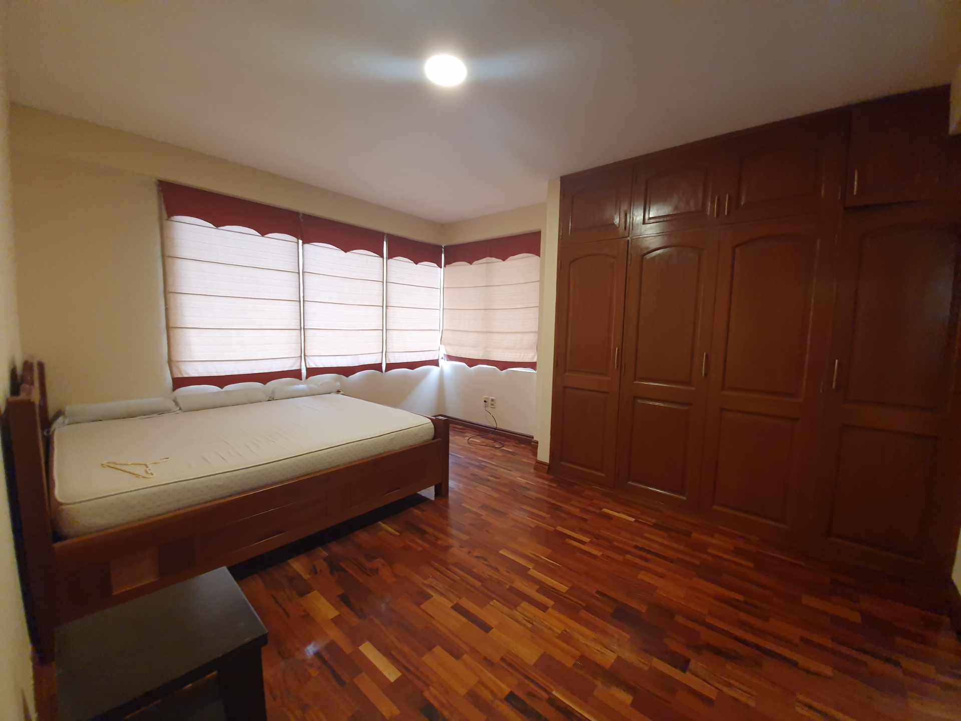 Departamento en AlquilerAchumani 4 dormitorios 5 baños 2 parqueos Foto 18