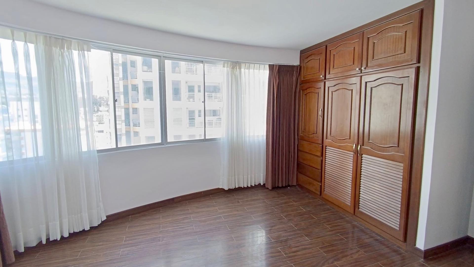 Departamento en AlquilerCALACOTO 4 dormitorios 4 baños 2 parqueos Foto 9