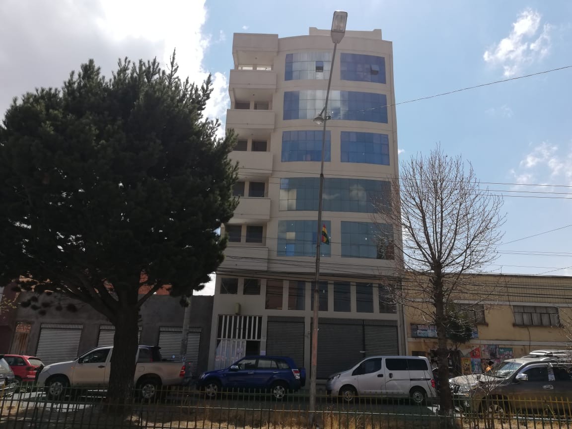 Edificio en AlquilerCiudad Satelite, avenida del Policia entre calles Escalon Aguero y Diego de Portugal. 1 dormitorios 2 baños  Foto 1