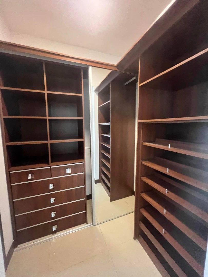 Casa en AlquilerCONDOMINIO JARDINES DEL URUBO  4 dormitorios 5 baños 3 parqueos Foto 8