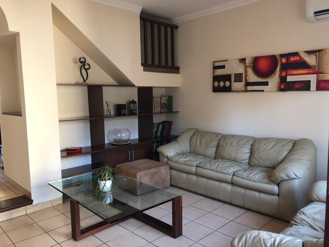 Casa en Entre 4to y 5to anillo Norte en Santa Cruz de la Sierra 3 dormitorios 3 baños 2 parqueos Foto 9