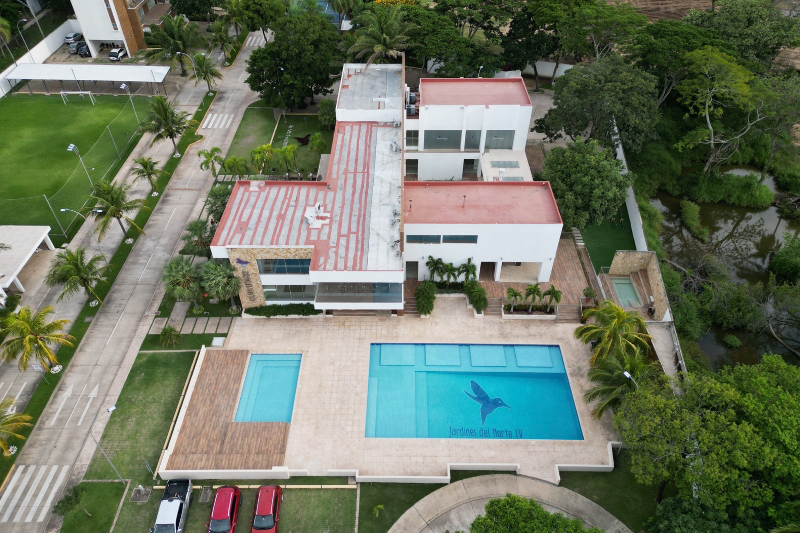 Casa en AlquilerAv. Octavo Anillo Banzer  Foto 6