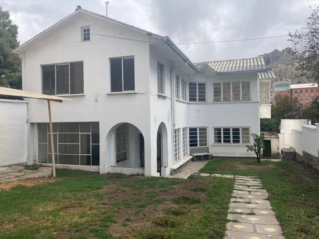 Casa en AlquilerCasa para Oficina en Alquiler Obrajes Foto 6