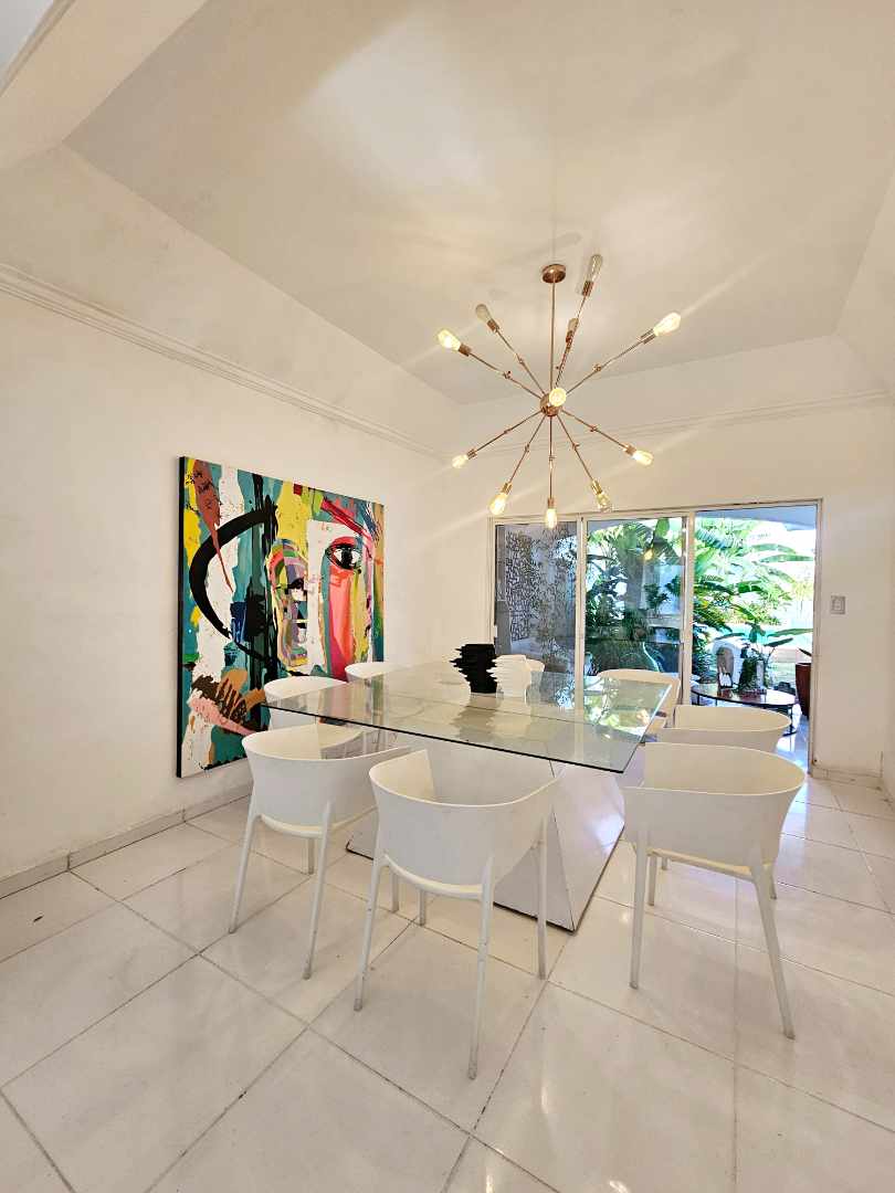 Casa en VentaZona Oeste
3er y 4to Anillo Av. PIRAÍ 
(Barrio Las Palmas) 4 dormitorios 4 baños 2 parqueos Foto 23