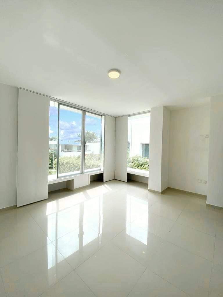 Casa en AlquilerURUBÓ 
Condominio Colinas del Urubó 
Sector 1 Foto 10