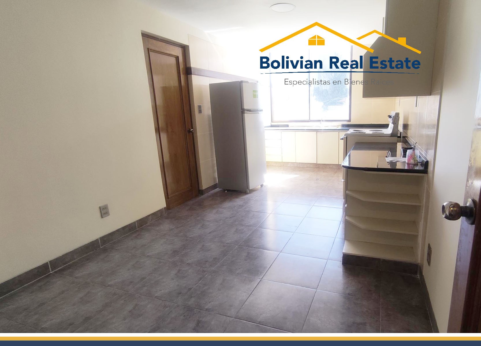 Departamento CALACOTO A PASOS DE LA AV. BALLIVIAN CALLE 24 EN VENTA BONITO DEPARTAMENTO Foto 9