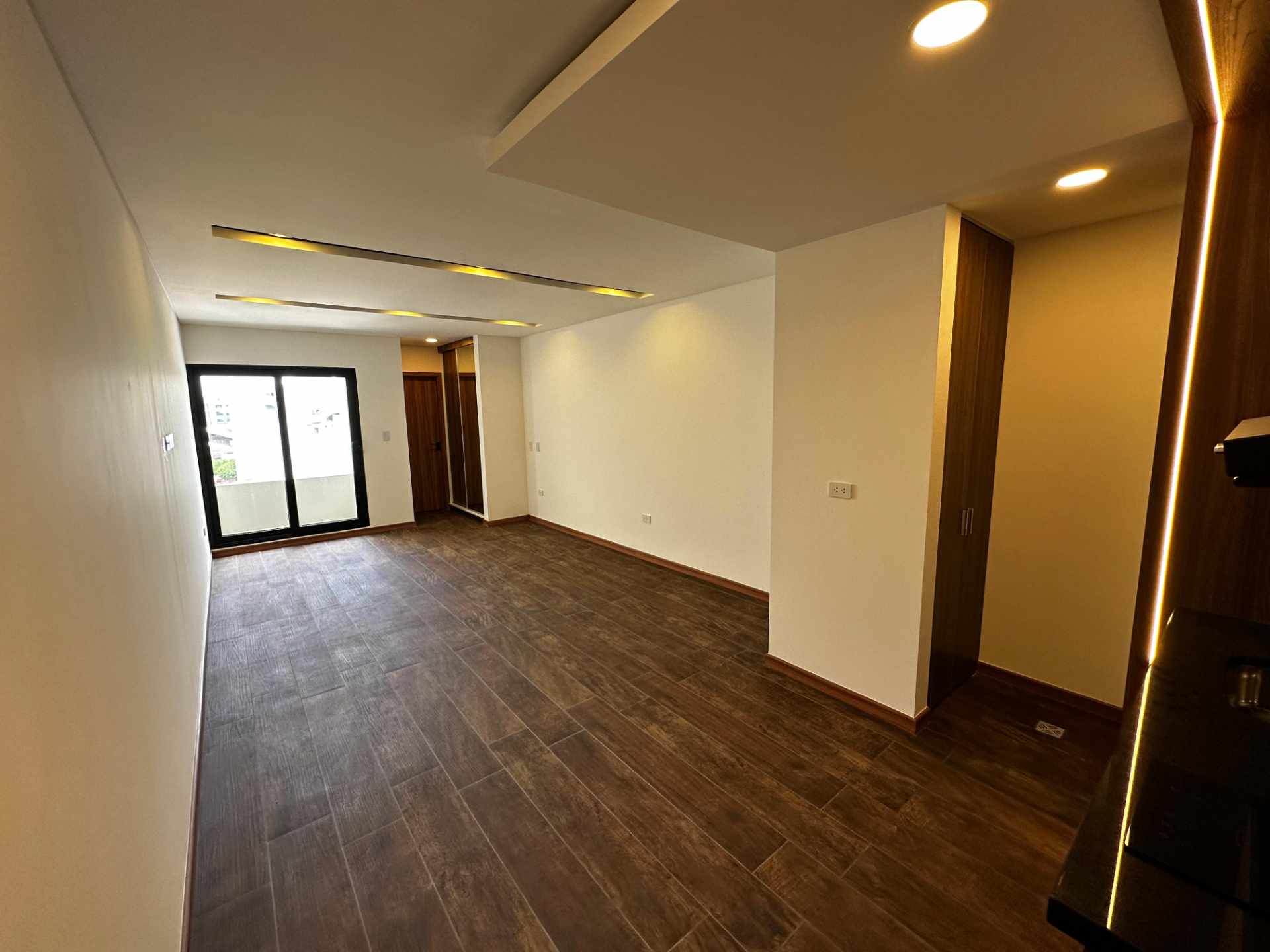 Departamento en Sirari en Santa Cruz de la Sierra 1 dormitorios 1 baños  Foto 12