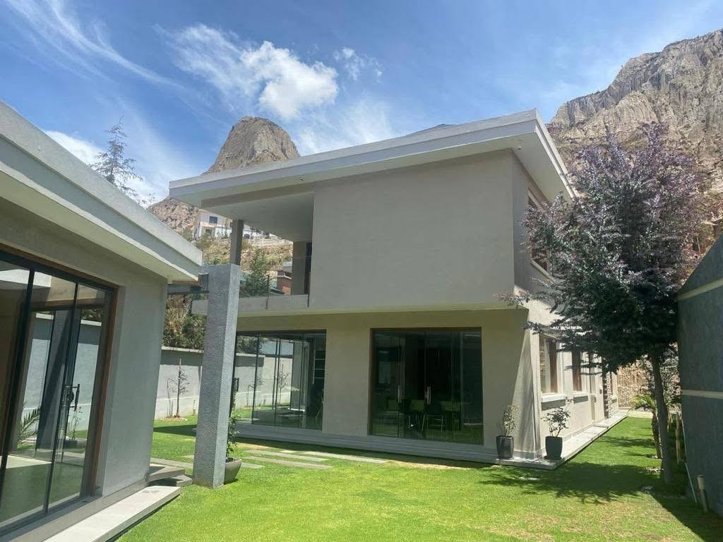 Casa en Aranjuez en La Paz 4 dormitorios 7 baños 4 parqueos Foto 1
