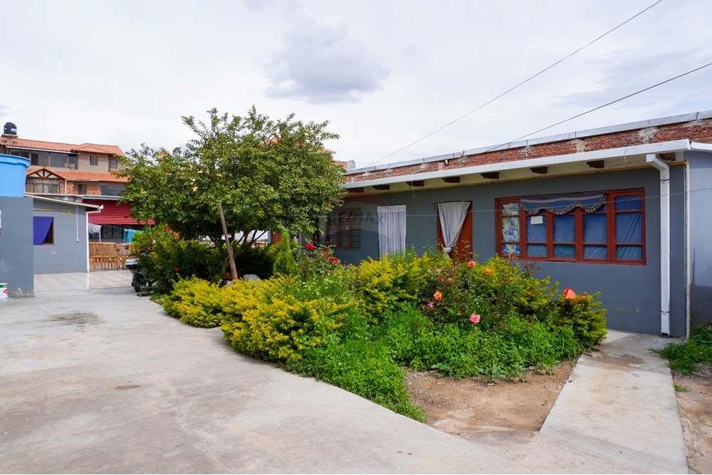 Departamento en La Chimba en Cochabamba 4 dormitorios 2 baños 4 parqueos Foto 30