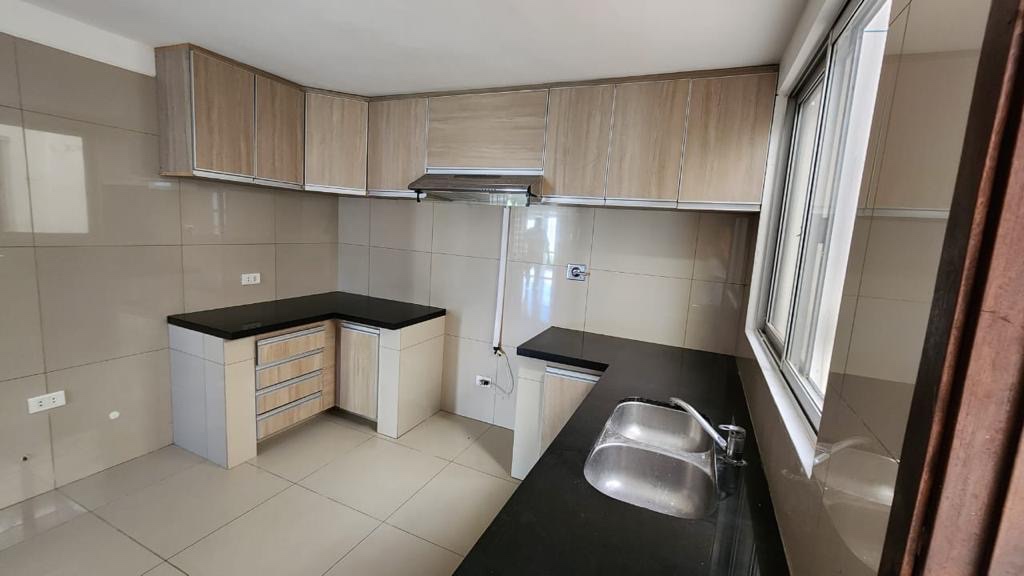 Casa en Urubó en Santa Cruz de la Sierra 3 dormitorios 4 baños 6 parqueos Foto 7