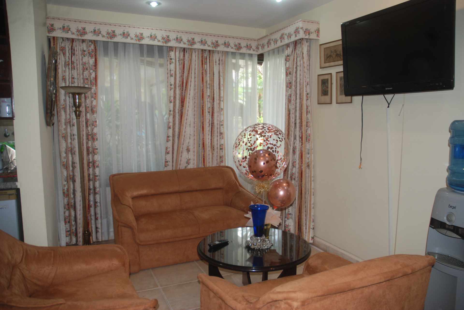 Casa en AlquilerBarrio Sirari 5 dormitorios 7 baños 2 parqueos Foto 9