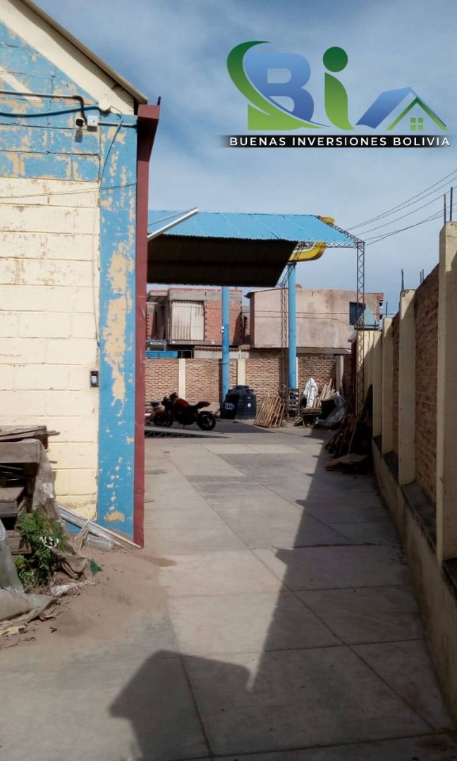 Galpón $us.455.000.- GALPON + DEPOSITO + VIVIENDA 961M2 AV. CAPITAN USTARIZ Foto 4