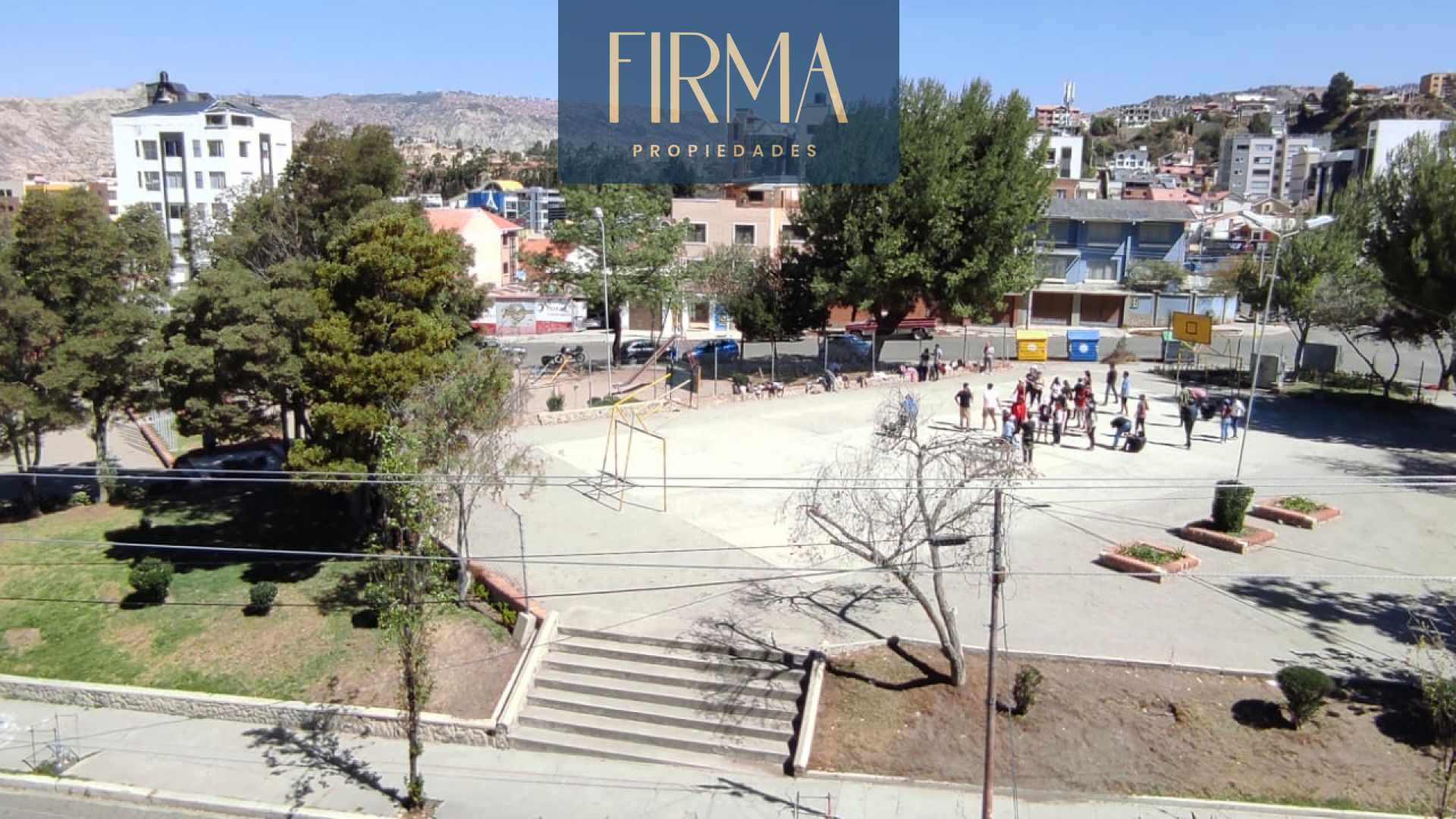 Casa en Achumani en La Paz 4 dormitorios 4 baños 2 parqueos Foto 4