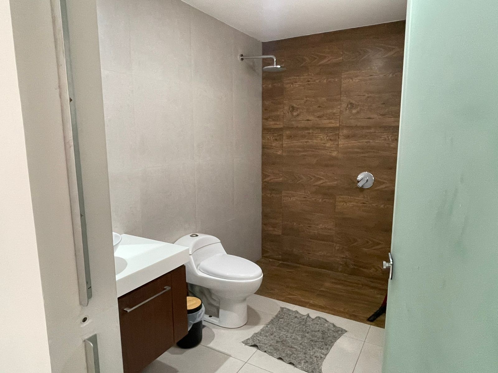 En Alquiler a $us 650 Foto 7