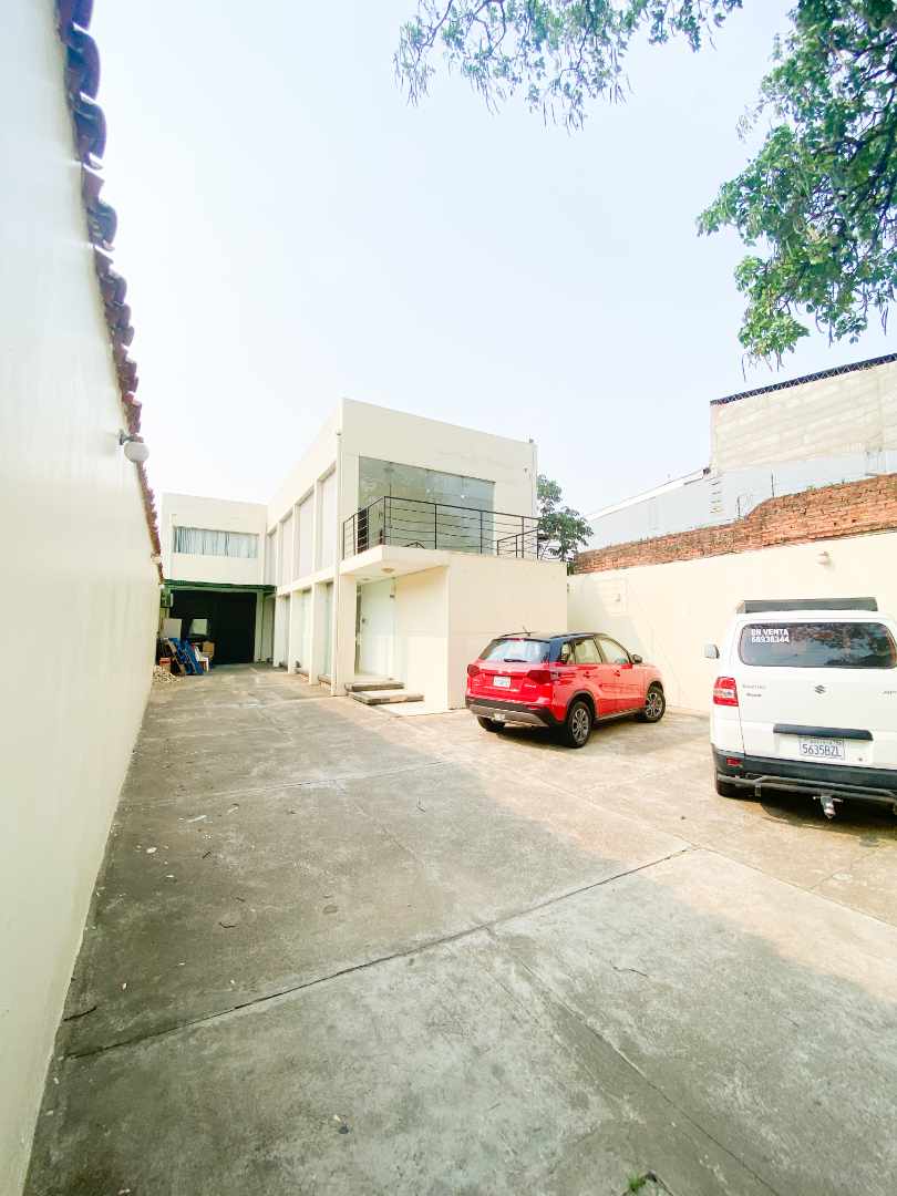 Galpón en Entre 1er y 2do anillo Este en Santa Cruz de la Sierra    Foto 2