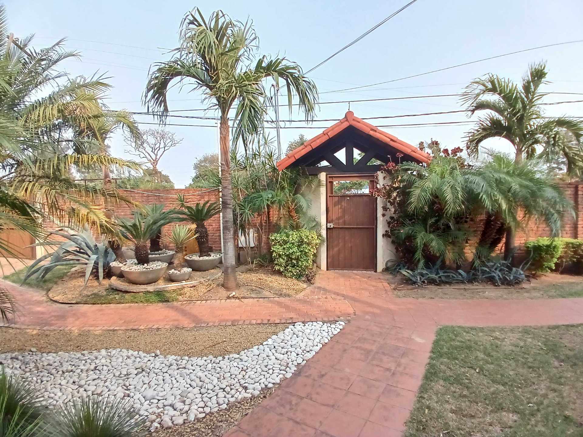 Casa en VentaZONA DOBLE VIA LA GUARDIA / 7º y 8º ANILLO EL BAJÍO  3 dormitorios 3 baños 2 parqueos Foto 1