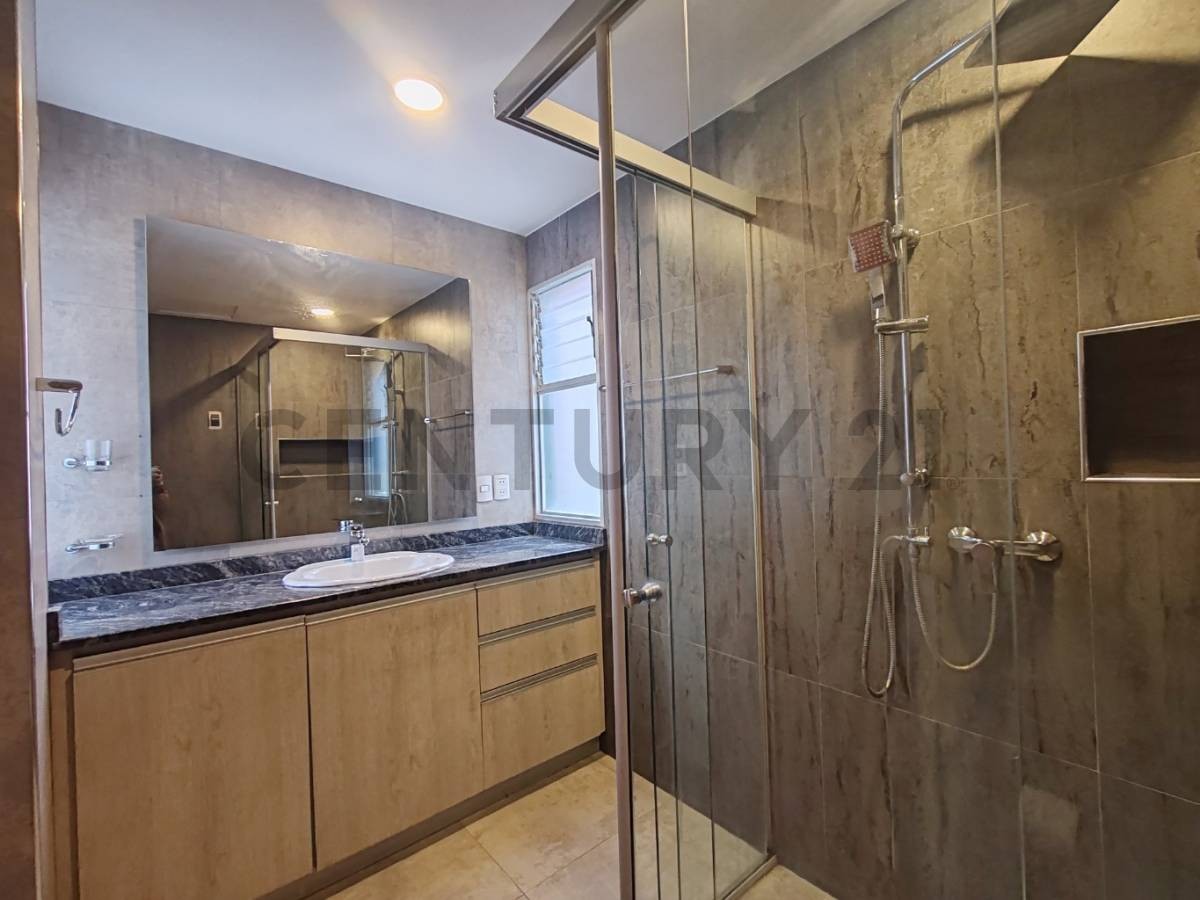 En Alquiler a Bs 11,800 Foto 18