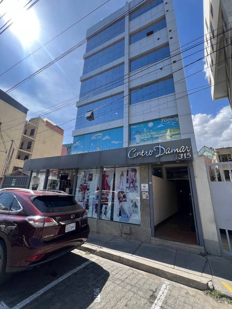 Oficina en AlquilerSAN MIGUEL, CALLE GABRIEL RENÉ MORENO 4 dormitorios 2 baños  Foto 1