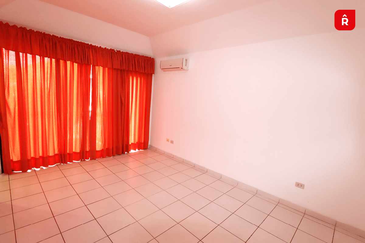 En Alquiler a $us 850 Foto 16