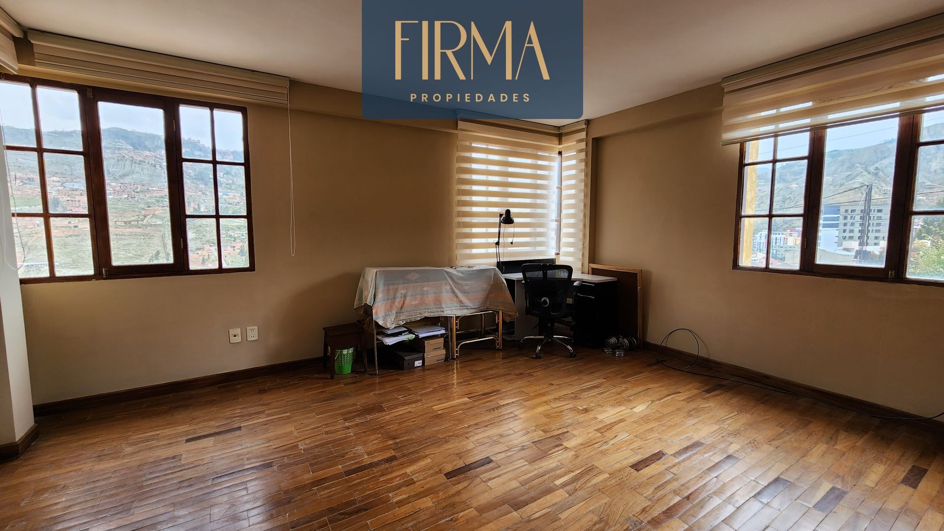 Casa en Irpavi en La Paz 5 dormitorios 4 baños 4 parqueos Foto 9