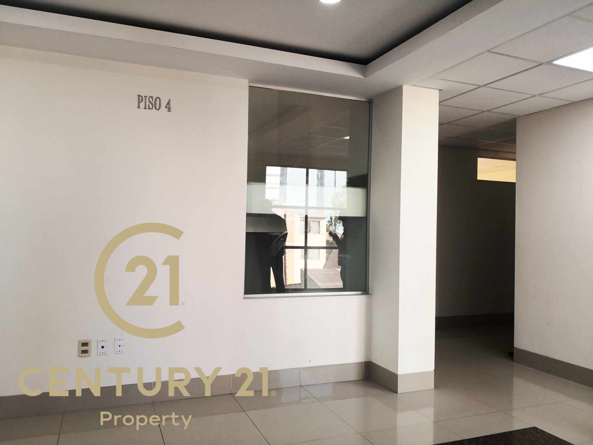 Oficina Av. Hugo Estrada Edificio Torre Galeno Foto 6