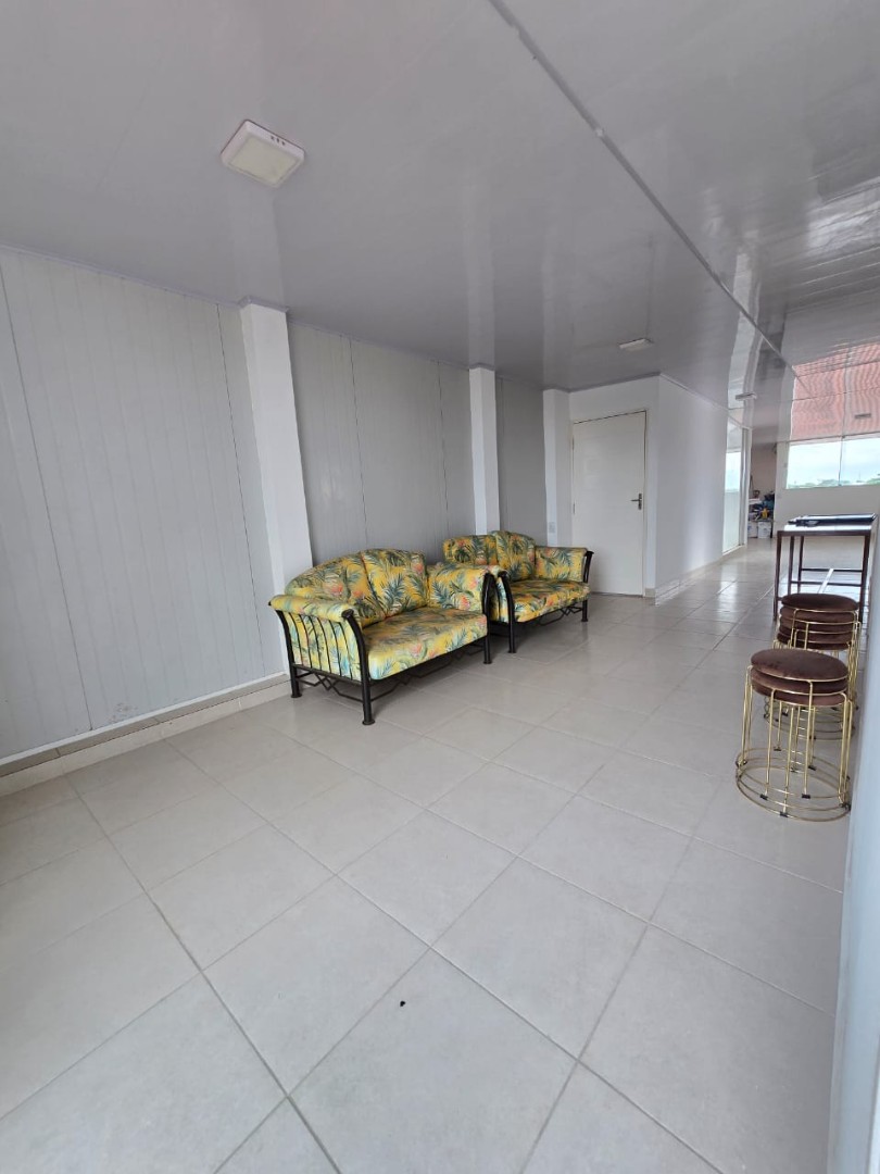 Oficina en Entre 1er y 2do anillo Sur en Santa Cruz de la Sierra 4 dormitorios 2 baños  Foto 7