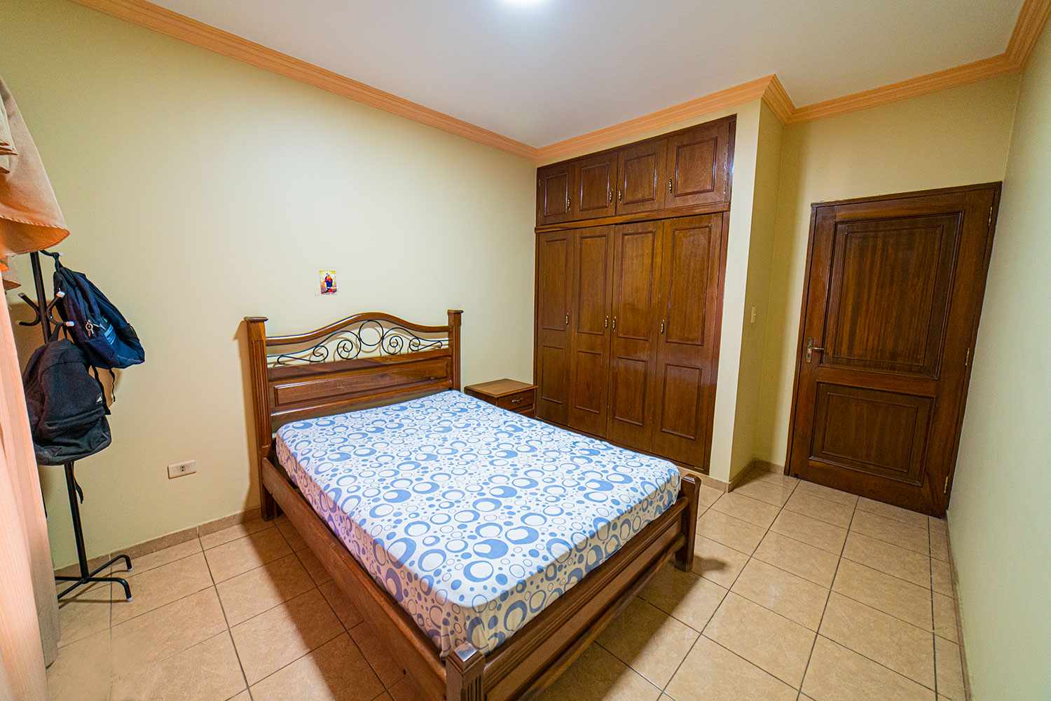 Casa en Entre 5to y 6to anillo Norte en Santa Cruz de la Sierra 4 dormitorios 3 baños 2 parqueos Foto 5