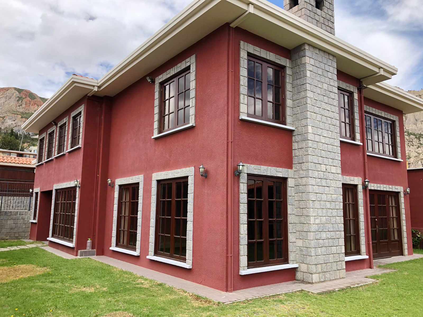 Casa en Auquisamaña en La Paz 3 dormitorios 4 baños 3 parqueos Foto 6