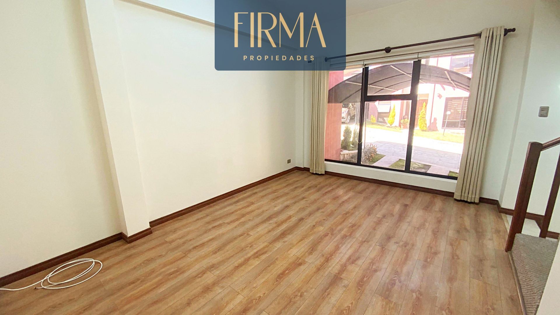 Casa en VentaLas Lomas de Achumani  3 dormitorios 3 baños 2 parqueos Foto 14