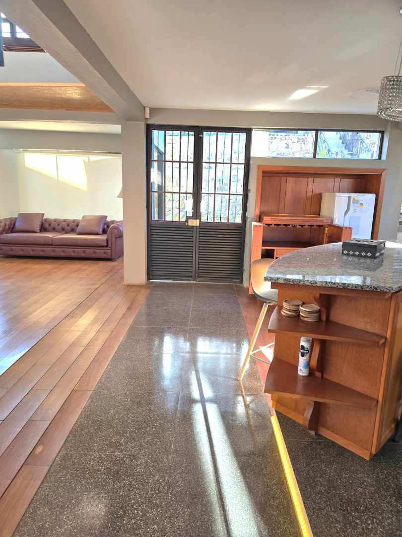 Casa en Achumani en La Paz 2 dormitorios 5 baños 2 parqueos Foto 39