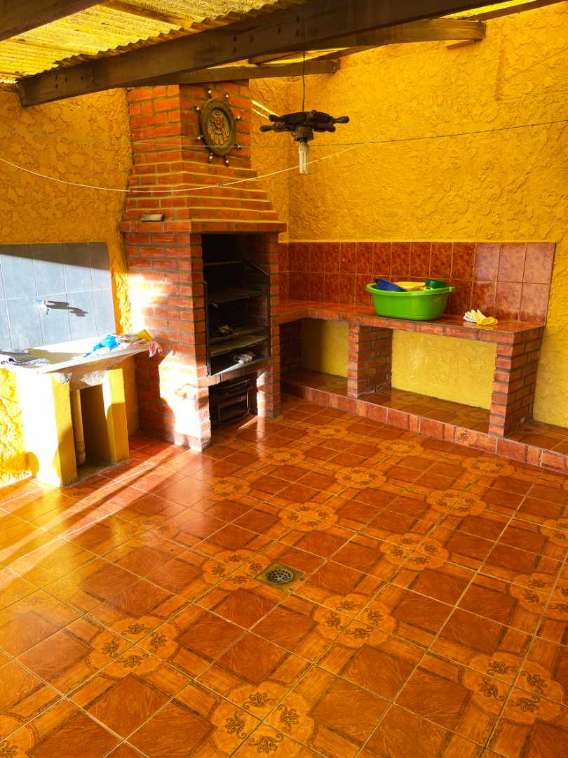 Casa en VentaAchumani Calle 40 6 dormitorios 5 baños 3 parqueos Foto 7