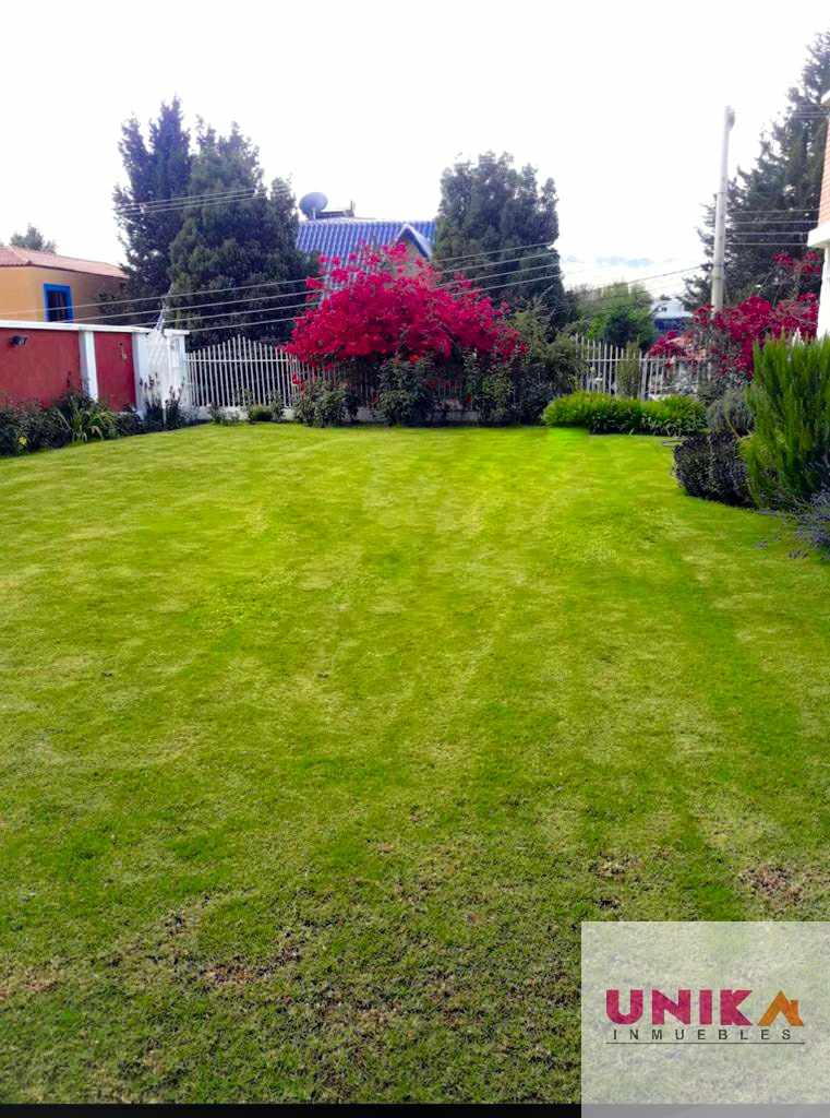 Casa en Auquisamaña en La Paz 4 dormitorios 5 baños 4 parqueos Foto 1