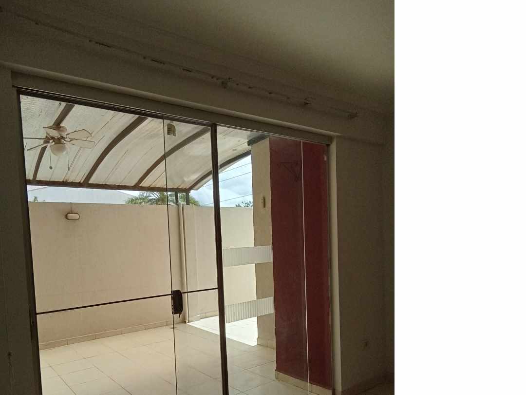 Departamento en VentaAv. Beni entre 4 y 5 anillo Condominio Valeria 1 Foto 9