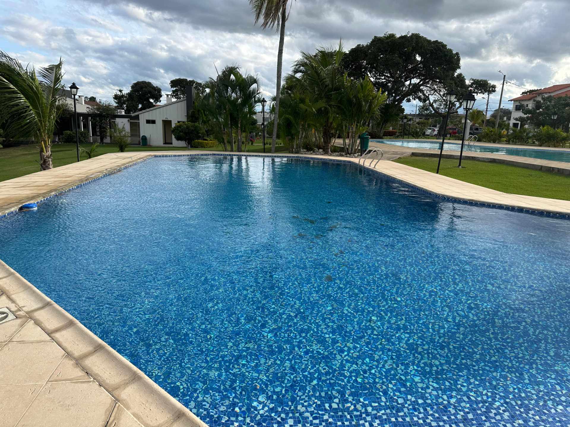 Casa en Urubó en Santa Cruz de la Sierra 4 dormitorios 5 baños 6 parqueos Foto 16