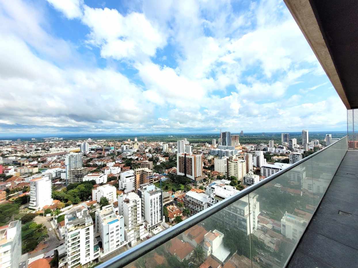 Oficina en Equipetrol en Santa Cruz de la Sierra 2 dormitorios 2 baños 1 parqueos Foto 4