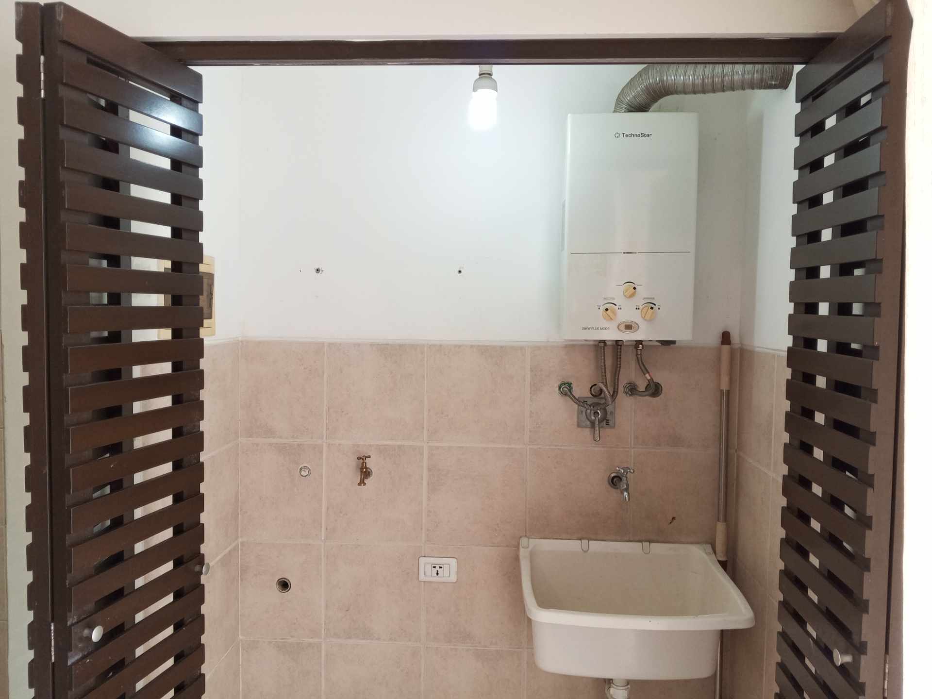 Departamento [CONDOMINIO CURUPAÚ PARAGUÁ| SOBRE AV. PARAGUÁ, A 3 CUADRAS DEL 2DO. ANILLO] DEPARTAMENTO EN VENTA DE 3 DORMITORIOS CON PARQUEO TECHADO Foto 5