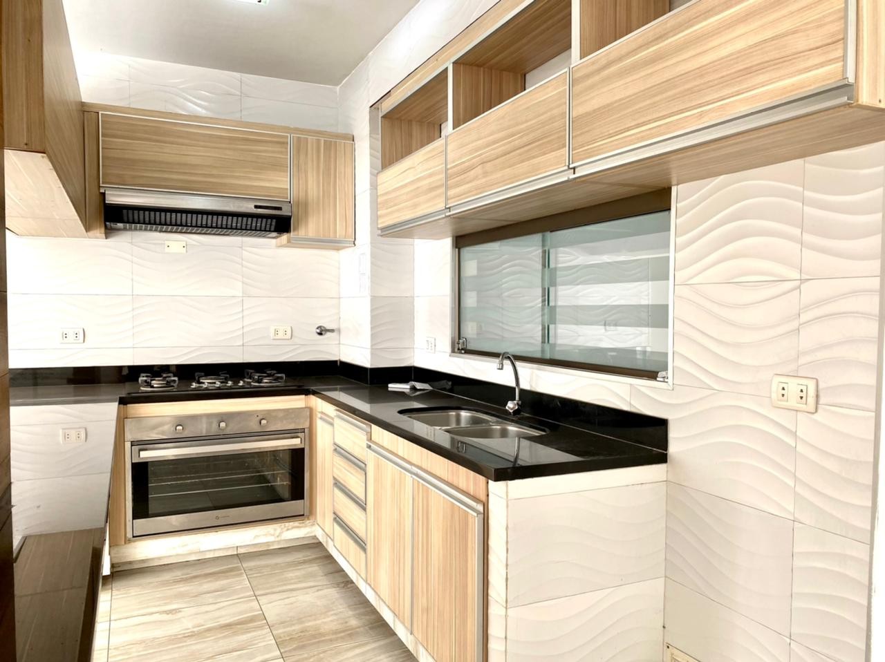 Casa en VentaBarrio Urbarí, Av. Piraí calle Baracea Foto 8