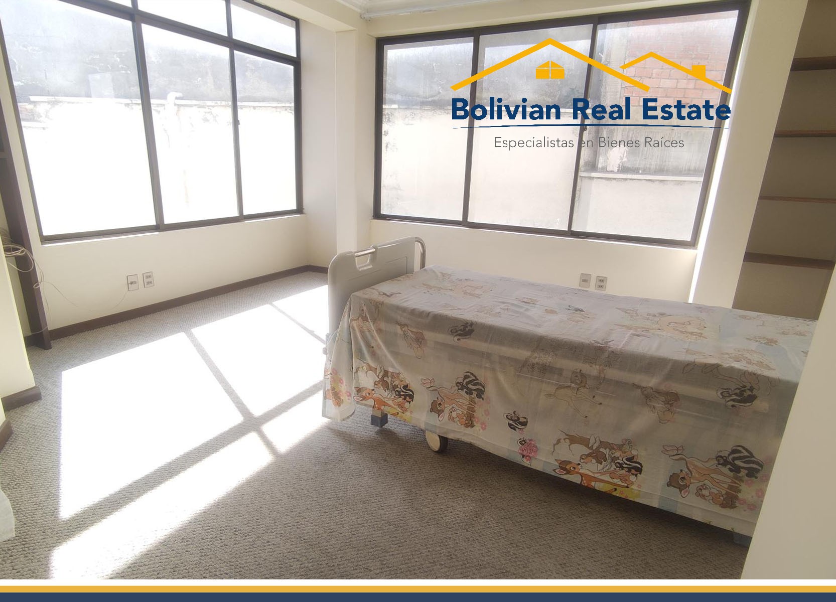 Departamento en VentaCALACOTO A PASOS DE LA AV. BALLIVIAN CALLE 24 EN VENTA BONITO DEPARTAMENTO 3 dormitorios 3 baños 1 parqueos Foto 3