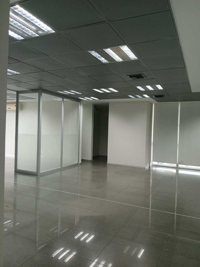 Oficina en AlquilerTorre Duo - Equipetrol 4 dormitorios 1 baños  Foto 4