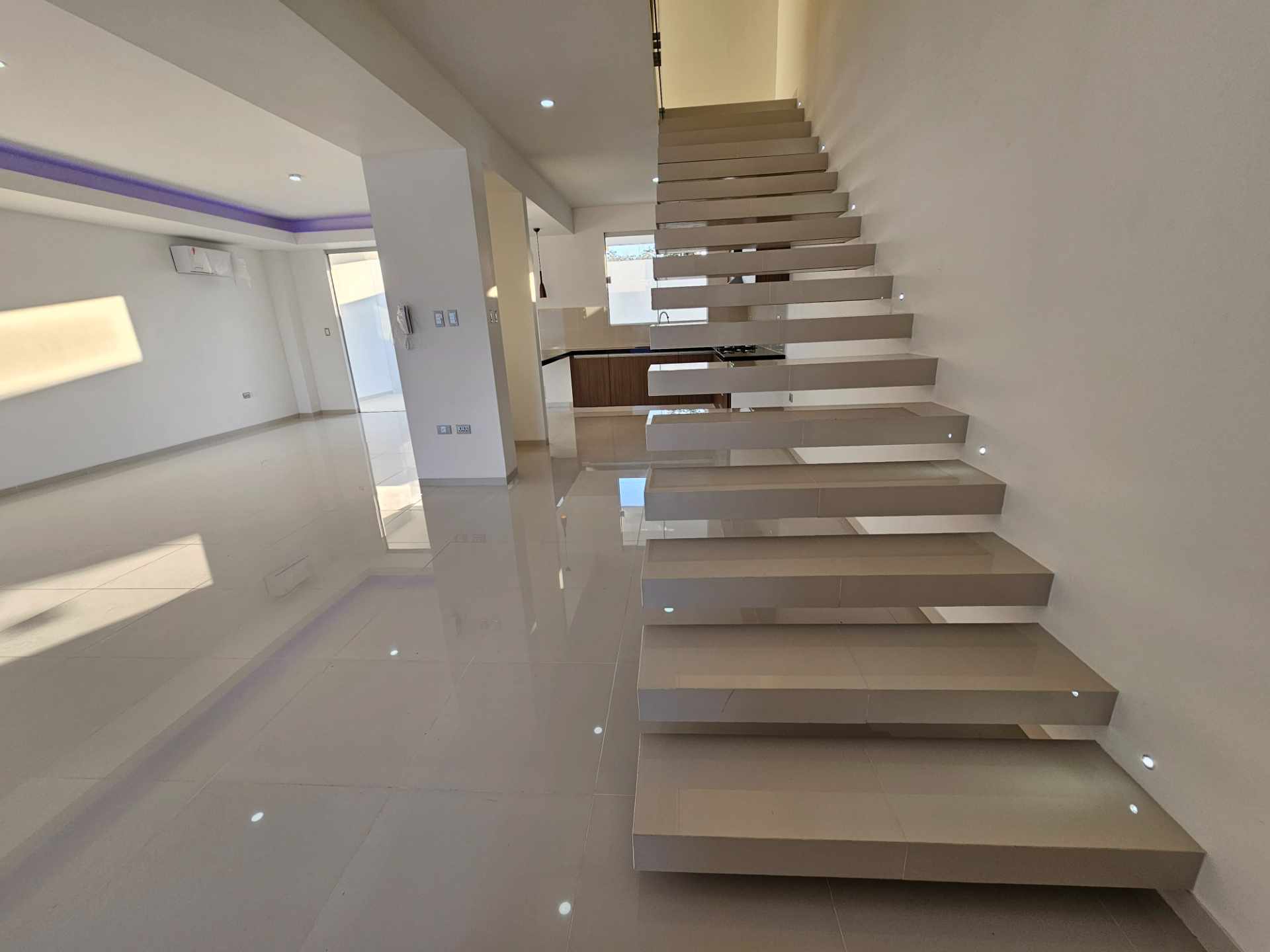 Casa en Urubó en Santa Cruz de la Sierra 3 dormitorios 3 baños 2 parqueos Foto 14