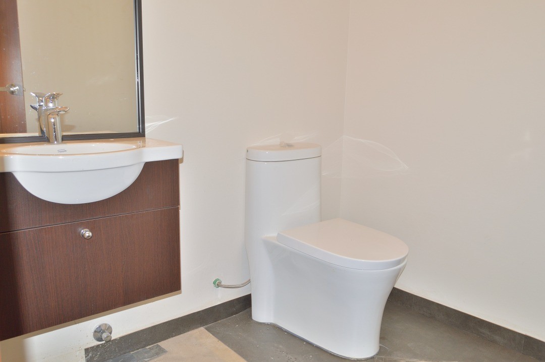 Local comercial en San Miguel en La Paz  2 baños  Foto 4