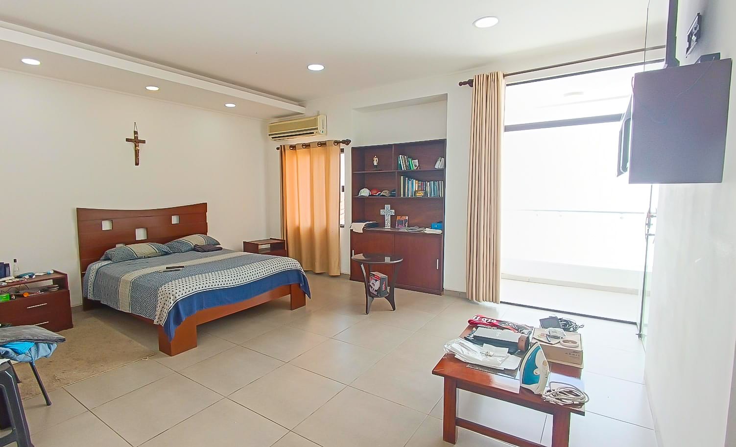 Casa en Venta<b>ZONA NORTE - CASA EN VENTA DE 3 DORMITORIOS, CONDOMINIO LOS MANGALES</b> 3 dormitorios 3 baños 2 parqueos Foto 8