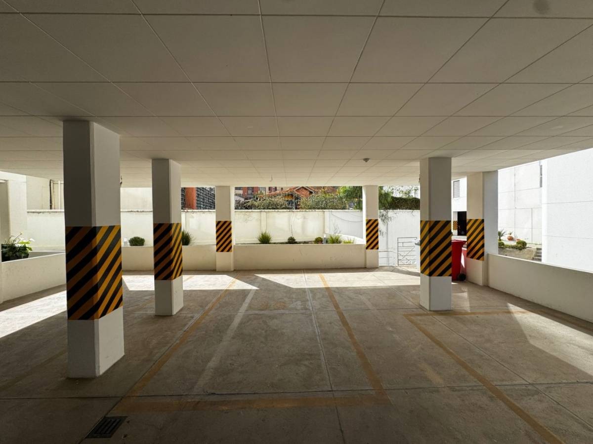 Departamento en Cota Cota en La Paz 3 dormitorios 2 baños 1 parqueos Foto 17