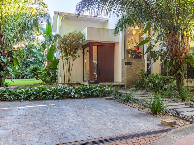 Casa en VentaCond. La Floresta Av Piraí y 5to anillo Foto 1